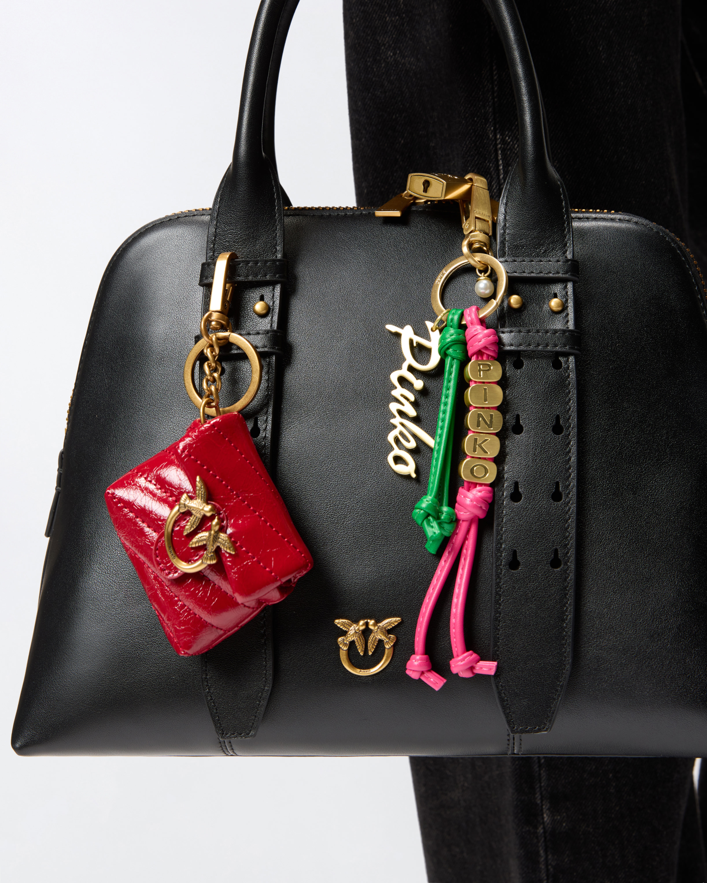 Custodia Airpods Love Bag Puff In Pelle Lucida