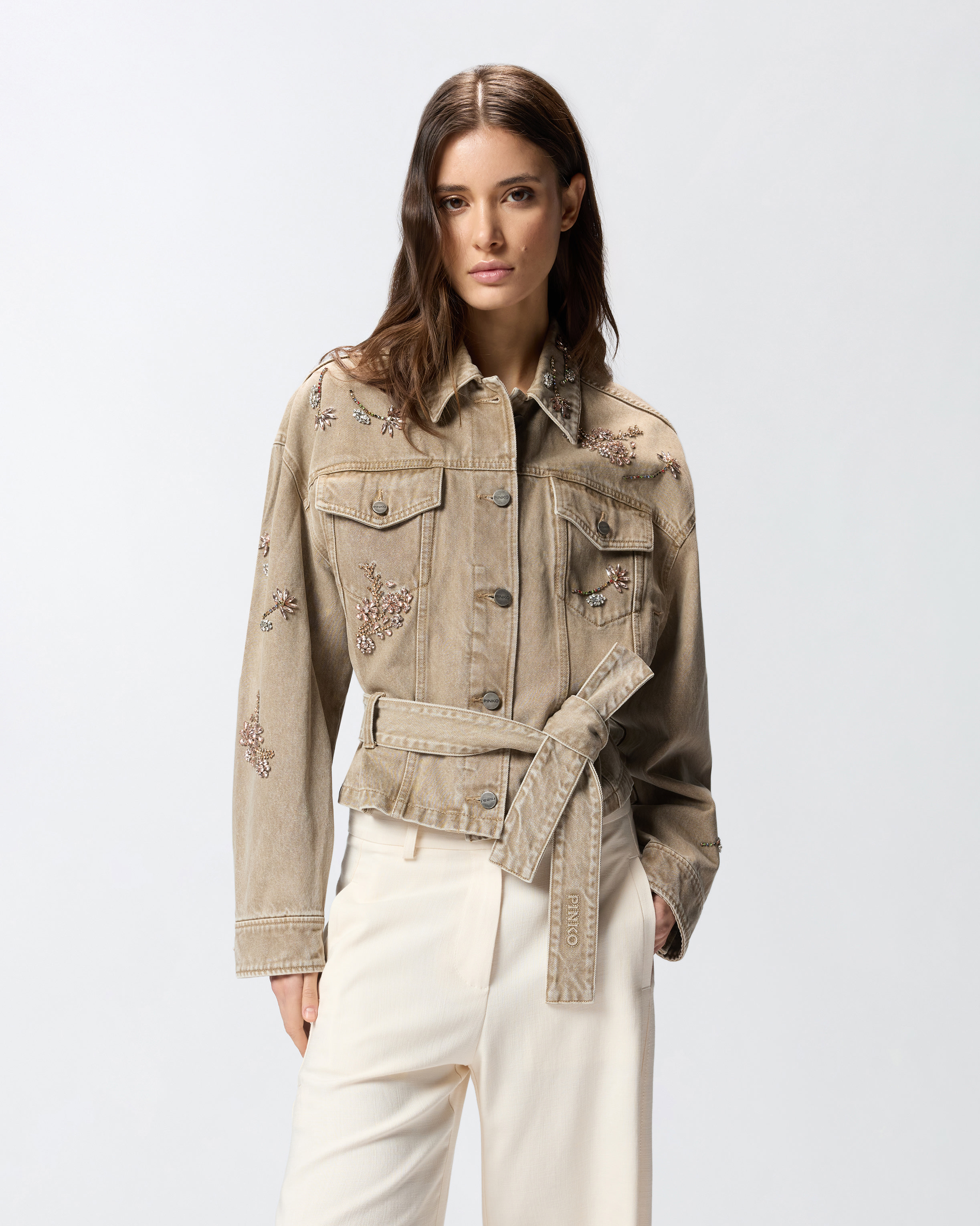 Jeansjacke In Braun Mit Schmuckstickerei