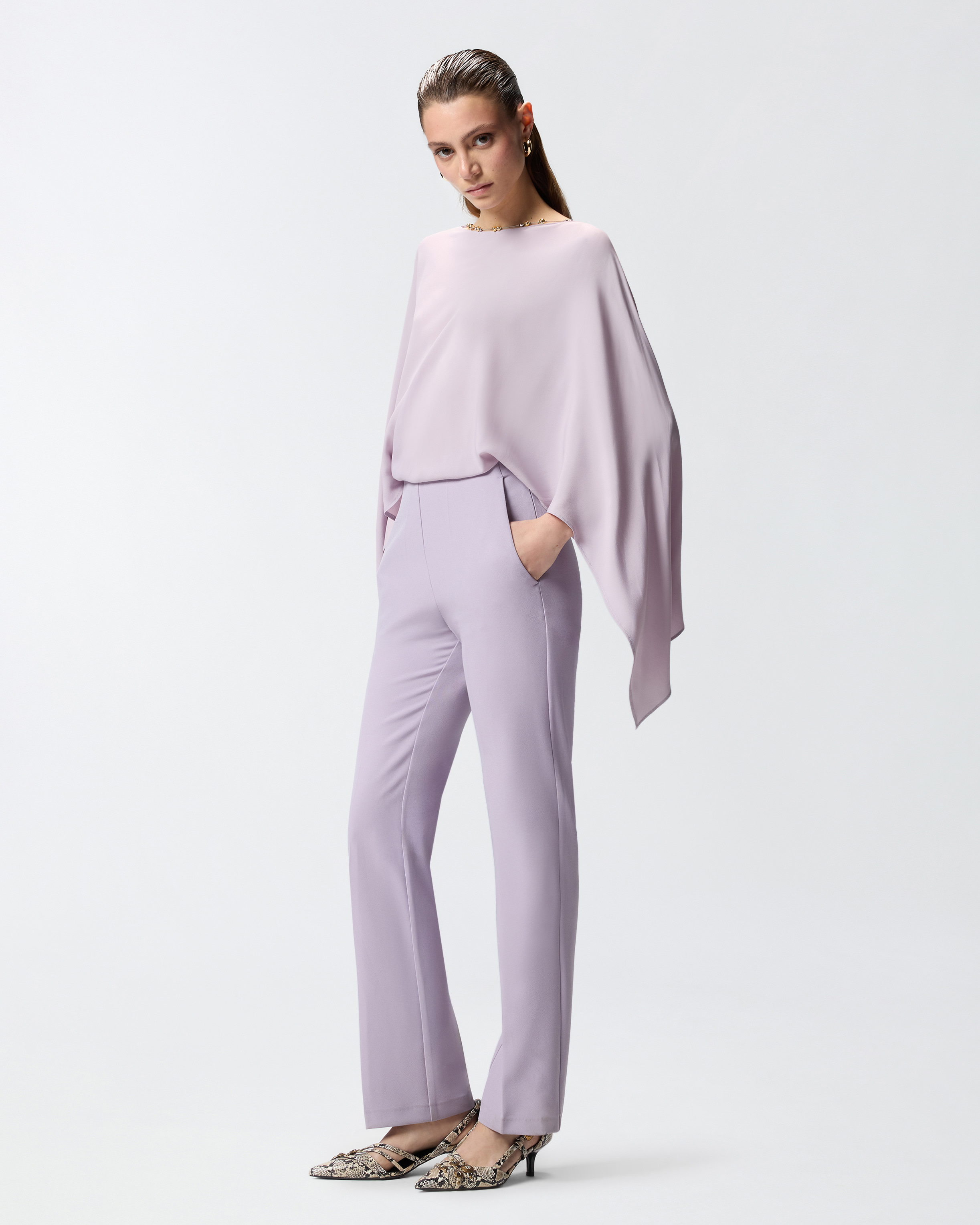 Mono Largo Con Espalda Al Aire Y Collar Joya