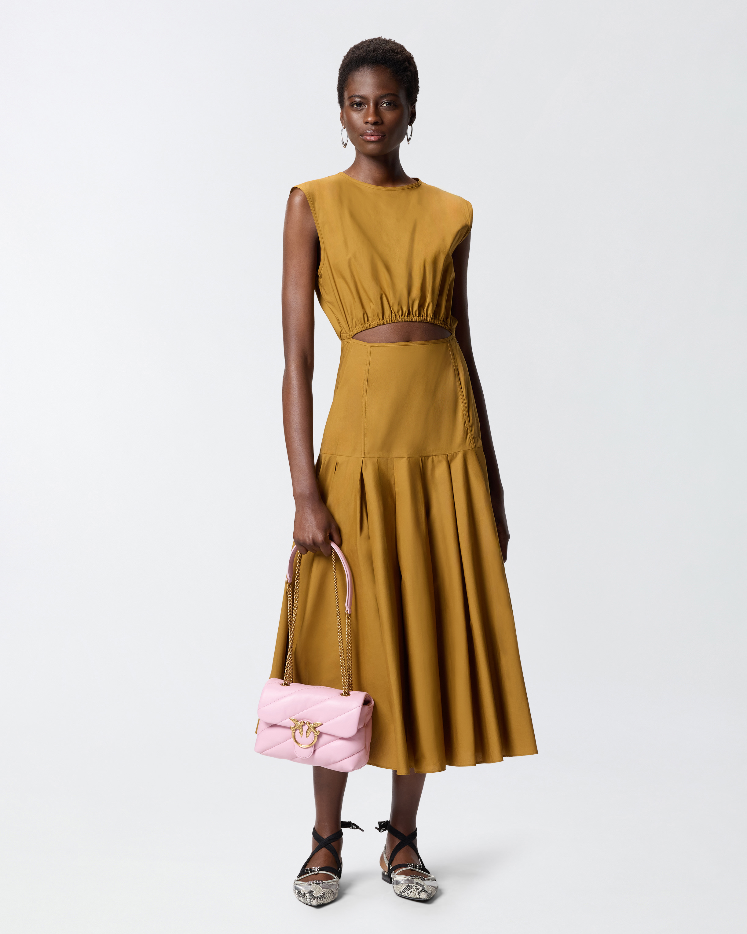 Vestido Midi Sin Mangas Con Pliegues Y Detalles Cut-Out