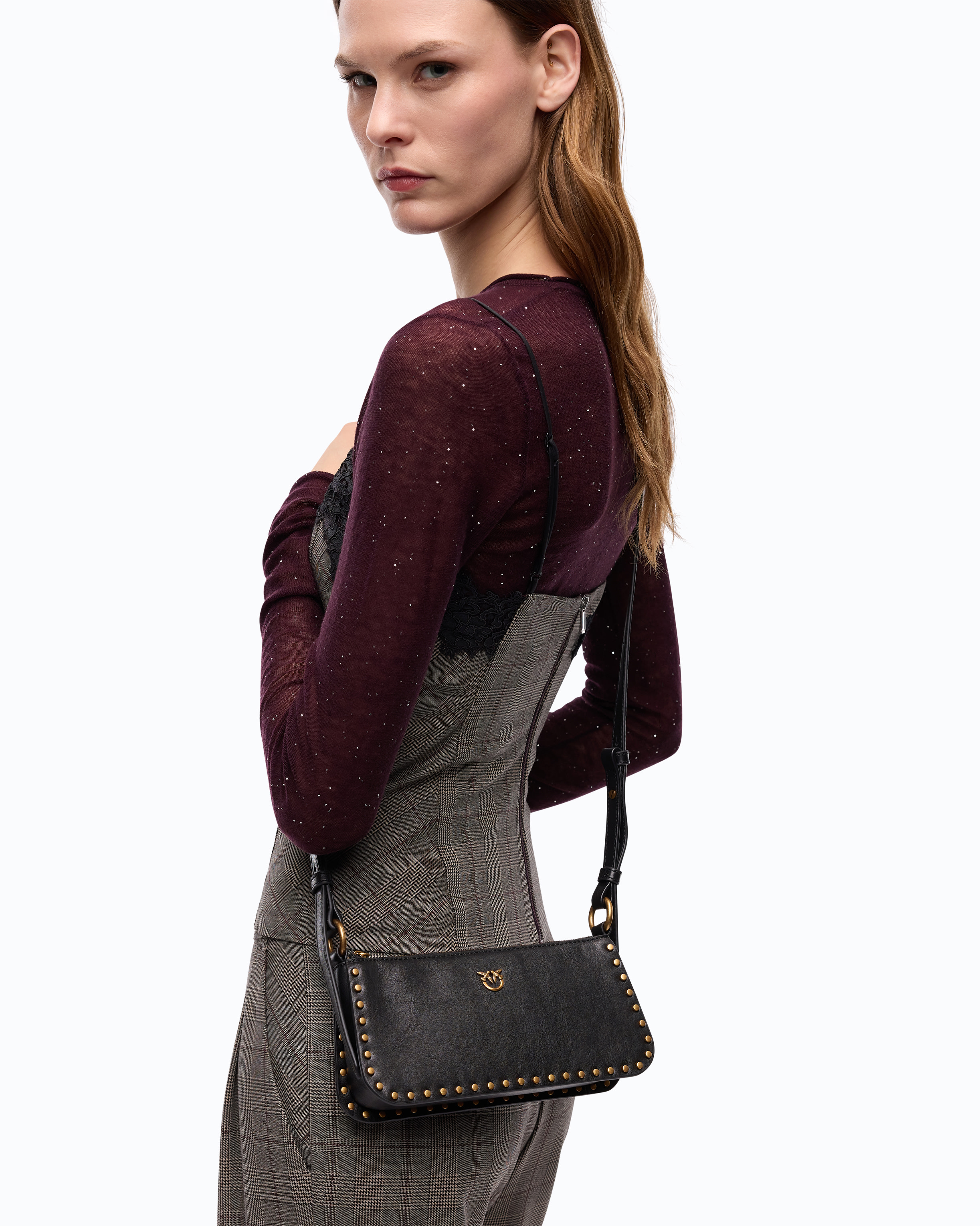 Umhängetasche Mini Half Moon Horizontal Aus New Biker Leder Mit Mini-Nieten