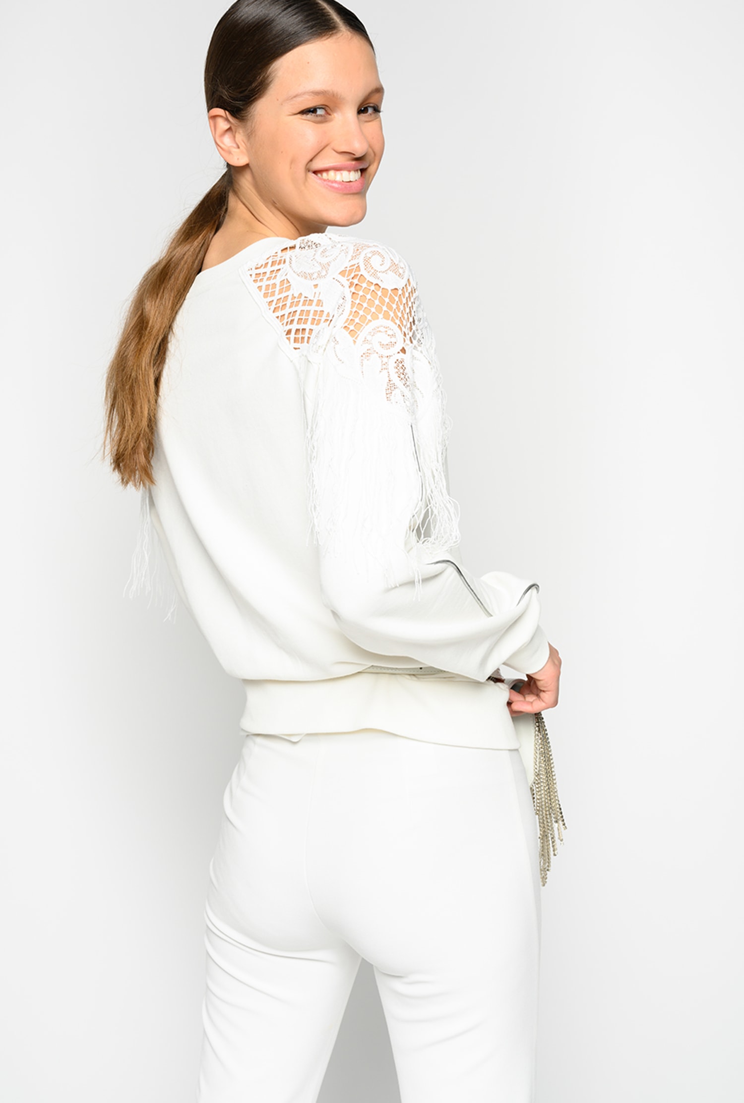 Sweat-shirt avec franges et dentelle macram&eacute;